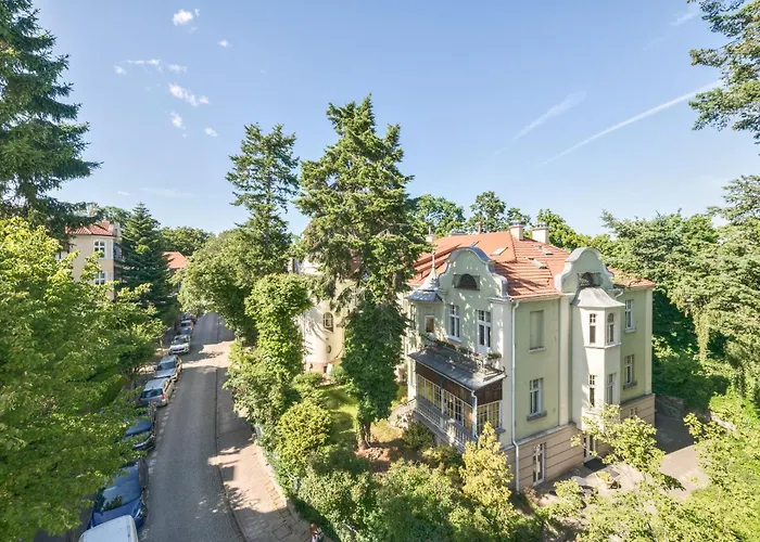 Monte Cassino Family By Northside *